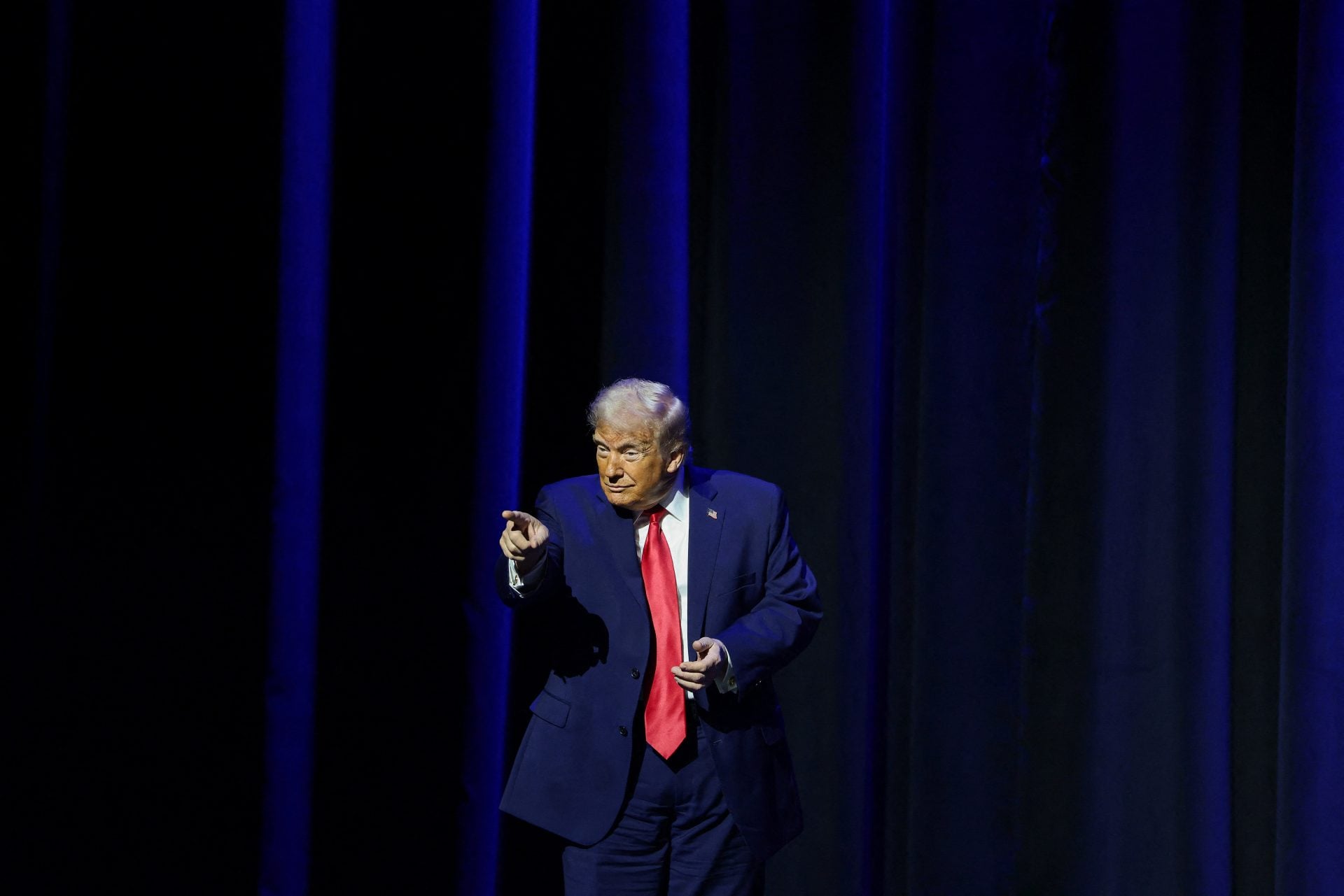 Ο Τραμπ καλεί ευθέως τους Ιρανούς σε ανατροπή των μουλάδων: «Έρχεται η τιμωρία τους»