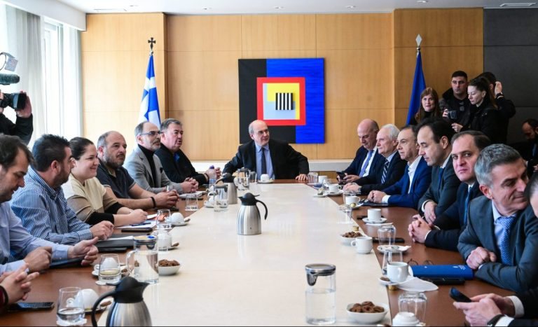 Δεν χρειάζονται ΑΤΑΚ αυτοτελή αγροτεμάχια έως 20 στρέμματα από το 2026, διευκολύνει περίπου 80.000 ΑΦΜ