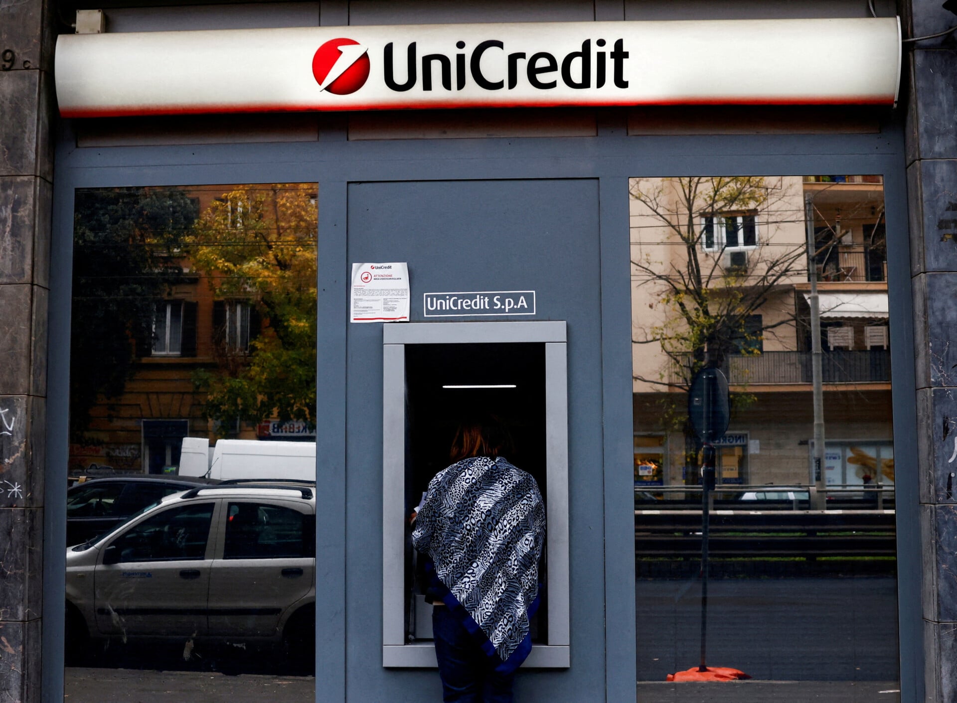 UniCredit increases its direct stake and voting rights in Alpha Bank to 29.8%