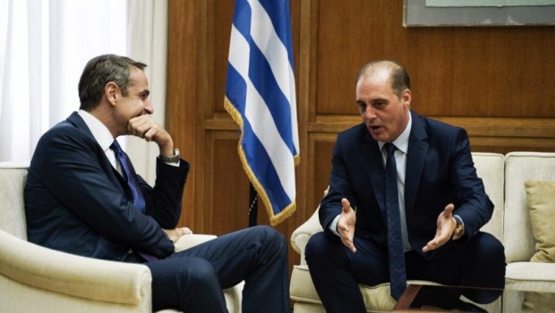Διμέτωπο με Μητσοτάκη και Βελόπουλο ανοίγει το ΠΑΣΟΚ – Ο λαός αξίζει πολύ καλύτερα από μια συμπαιγνία μεταξύ τους