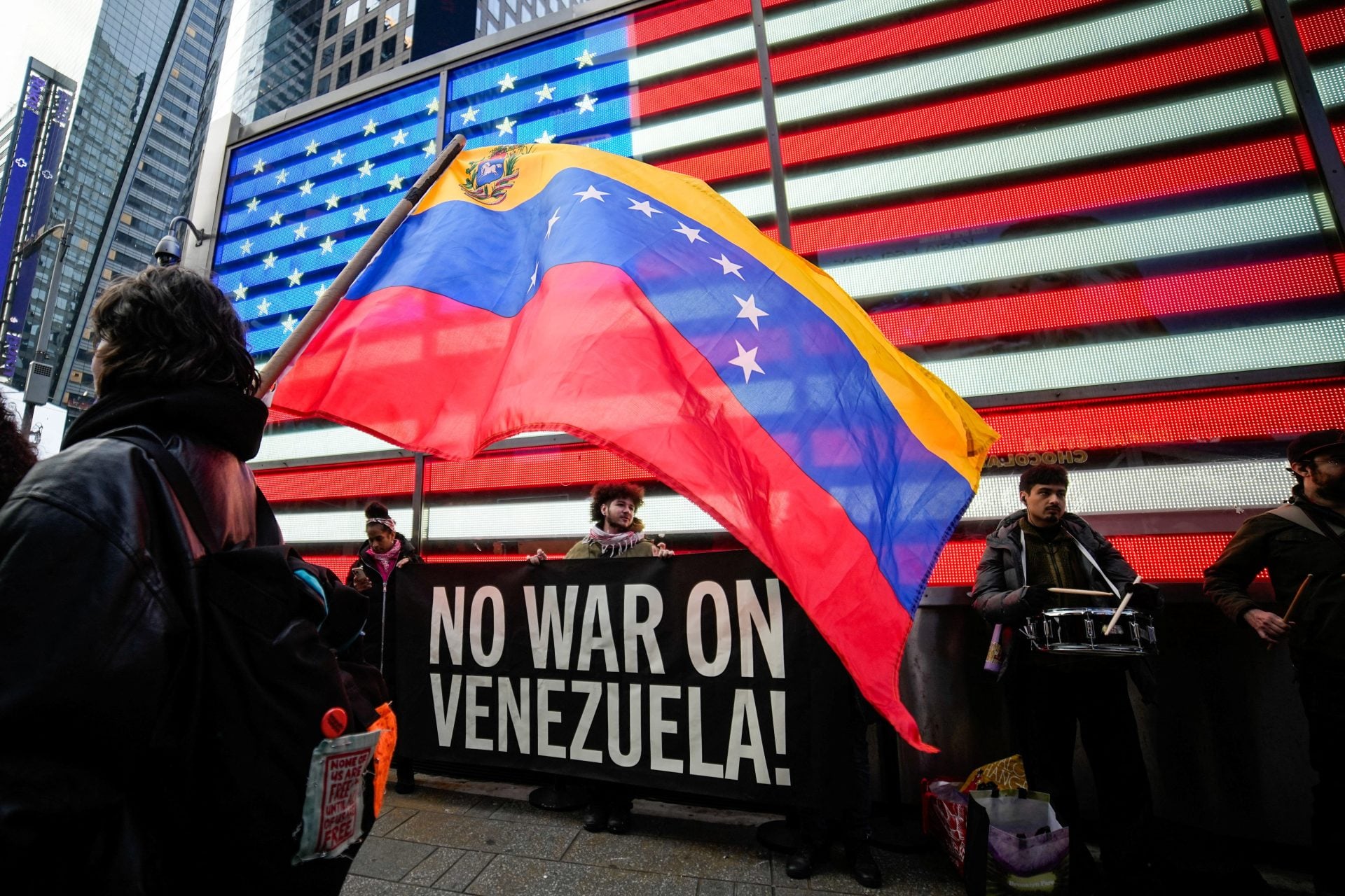 «Κλάδος ελαίας» από την Ροντρίγκεζ στις ΗΠΑ, αλλά ο Τραμπ «τα θέλει όλα»