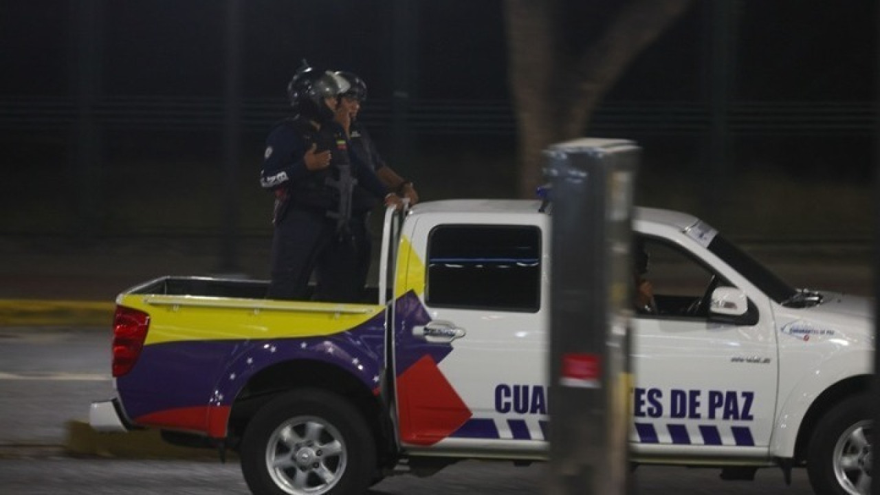 Aεροπλάνο με μετανάστες που απελάθηκαν από τις ΗΠΑ προσγειώθηκε στο Καράκας