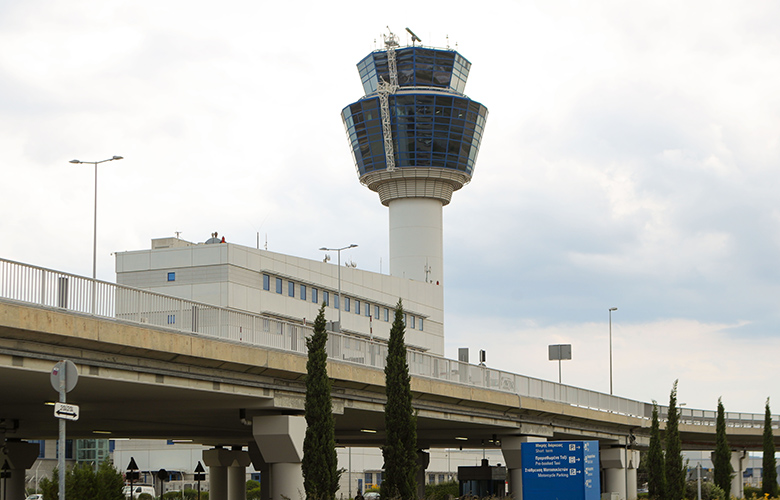 Σοβαρά προβλήματα στο FIR Αθηνών λόγω προβλήματος στις ραδιοσυχνότητες της ΥΠΑ που διαχειρίζεται τον ελληνικό εναέριο χώρο