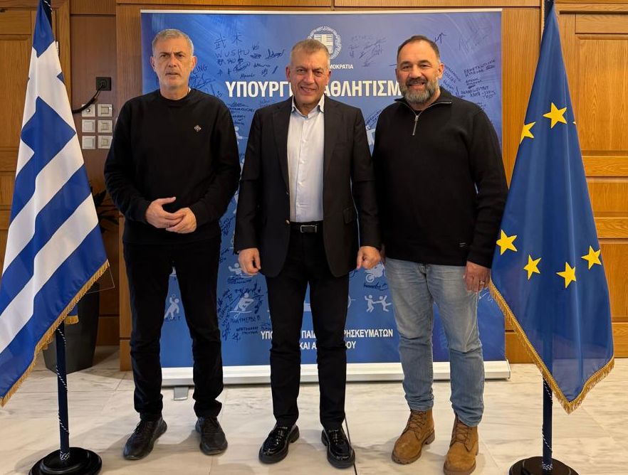 Σαμαράς, Παπανδρέου, Βενιζέλος και όλο το ΠΑΣΟΚ στην ΕΣΗΕΑ για τον Σήφη Βαλυράκη – Τα «πηγαδάκια» και οι αγκαλιές