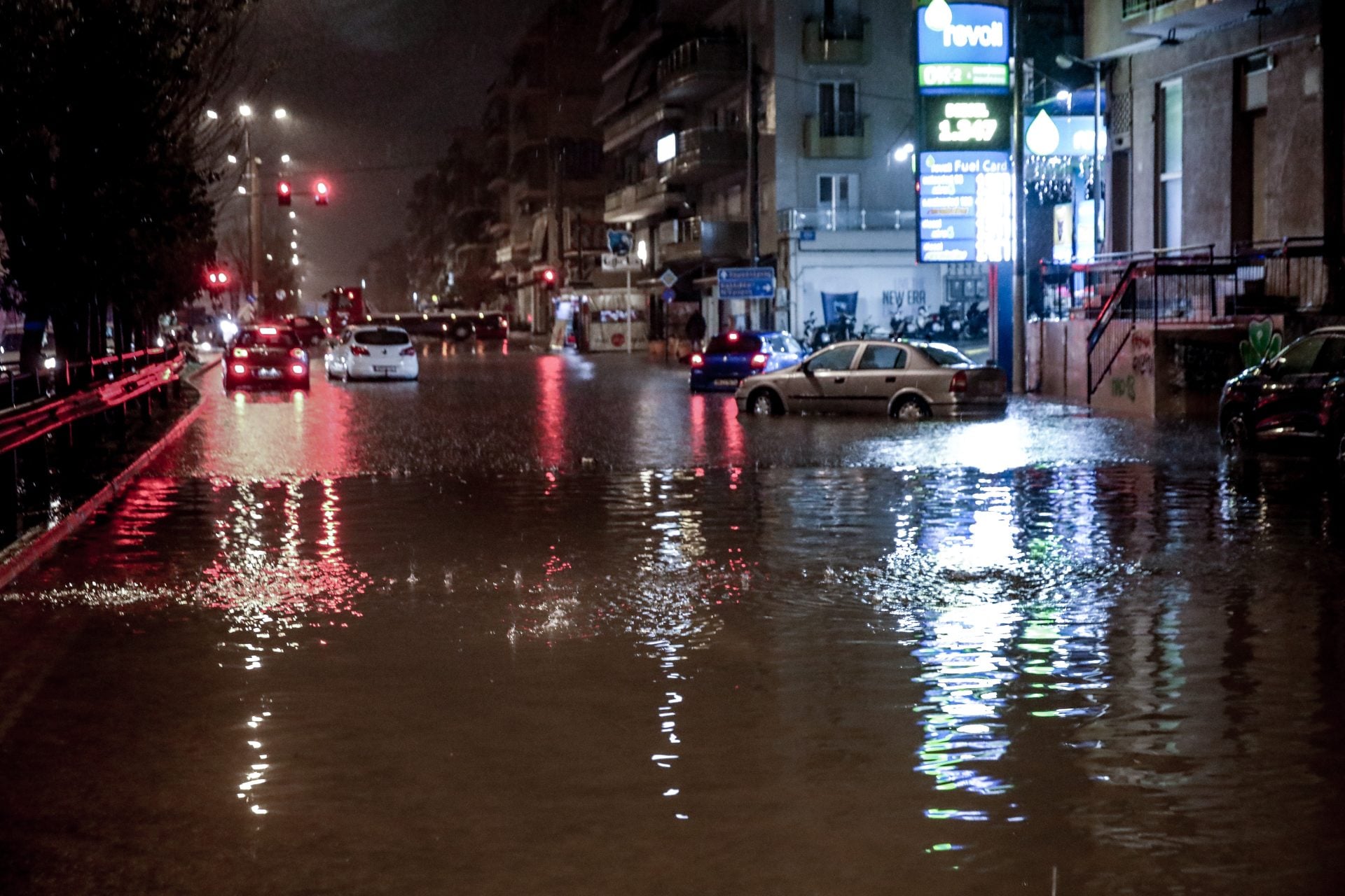 Κακοκαιρία: Νεκρή γυναίκα στη Γλυφάδα
