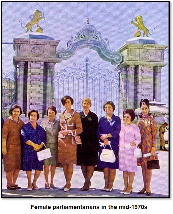 Δυναστεία Παχλαβί: Πώς κυβέρνησε (και έπεσε) ο τελευταίος σάχης του Ιράν