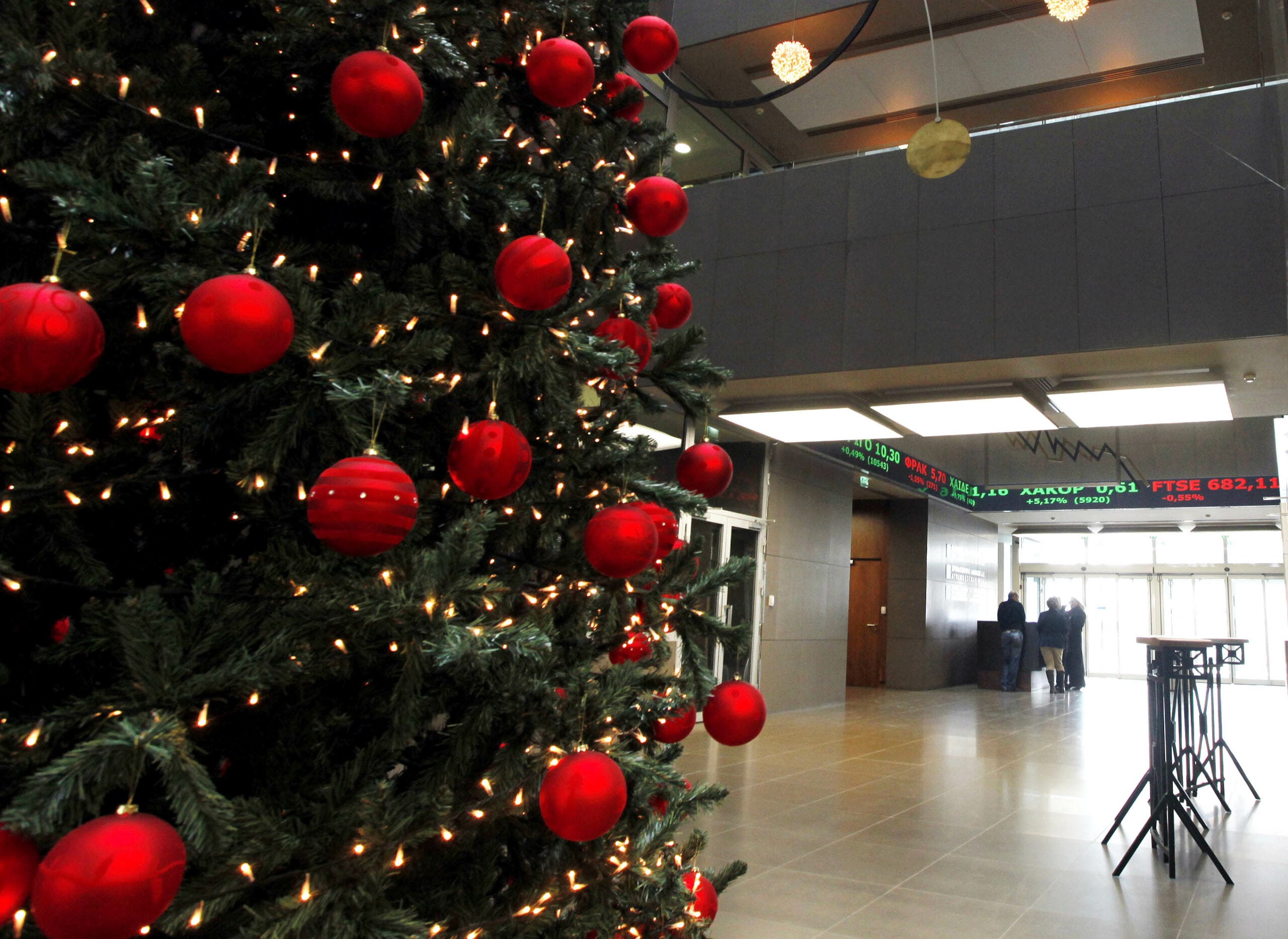 Athens stock market steps into 2026 with cautious optimism