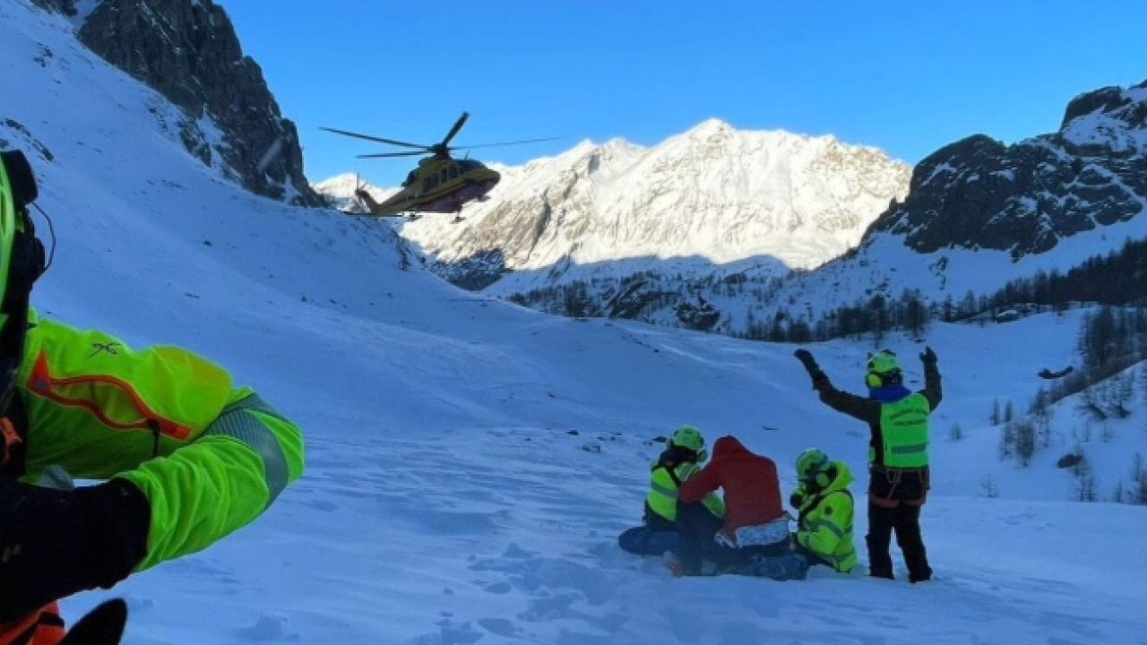 Ιταλία: Χιονοστιβάδες στοίχισαν τη ζωή σε τρεις ανθρώπους