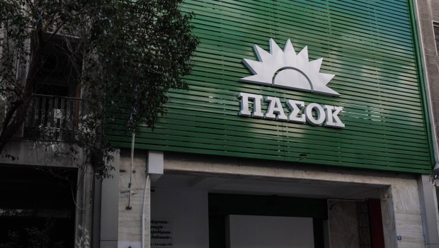 ΠΑΣΟΚ: «Καρφιά» για τις δημοσκοπήσεις, επιμονή στη διεύρυνση και «αναχώματα» απέναντι σε Τσίπρα και Καρυστιανού
