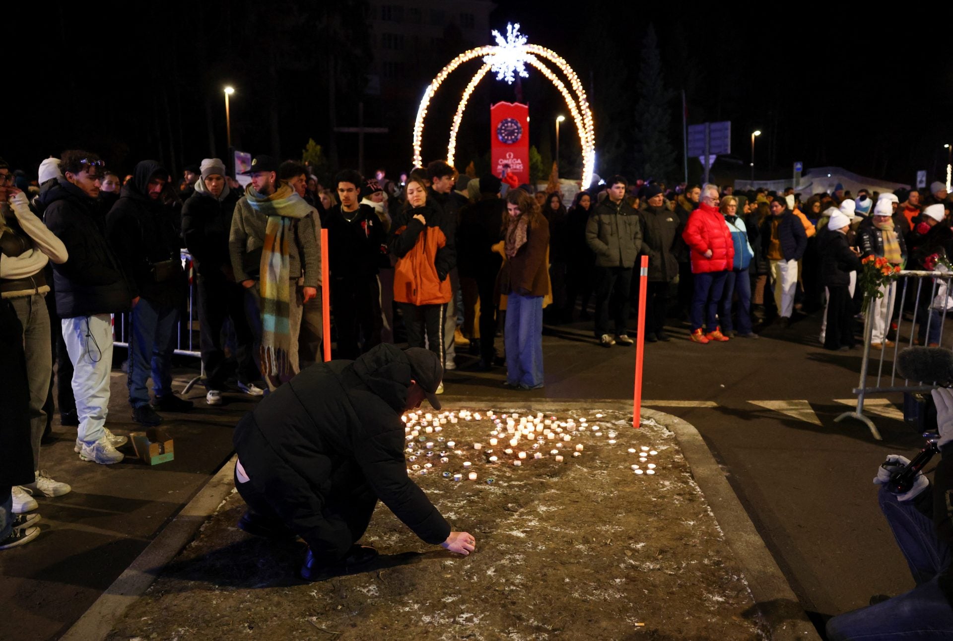 Φοιτητής περιγράφει «σκηνικό χάους» καθώς βοηθούσε στην εκκένωση του μπαρ