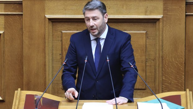 ΠΑΣΟΚ: Ο Ανδρουλάκης προτείνει όριο θητειών - Η αιχμή για Στουρνάρα και Παναγόπουλο