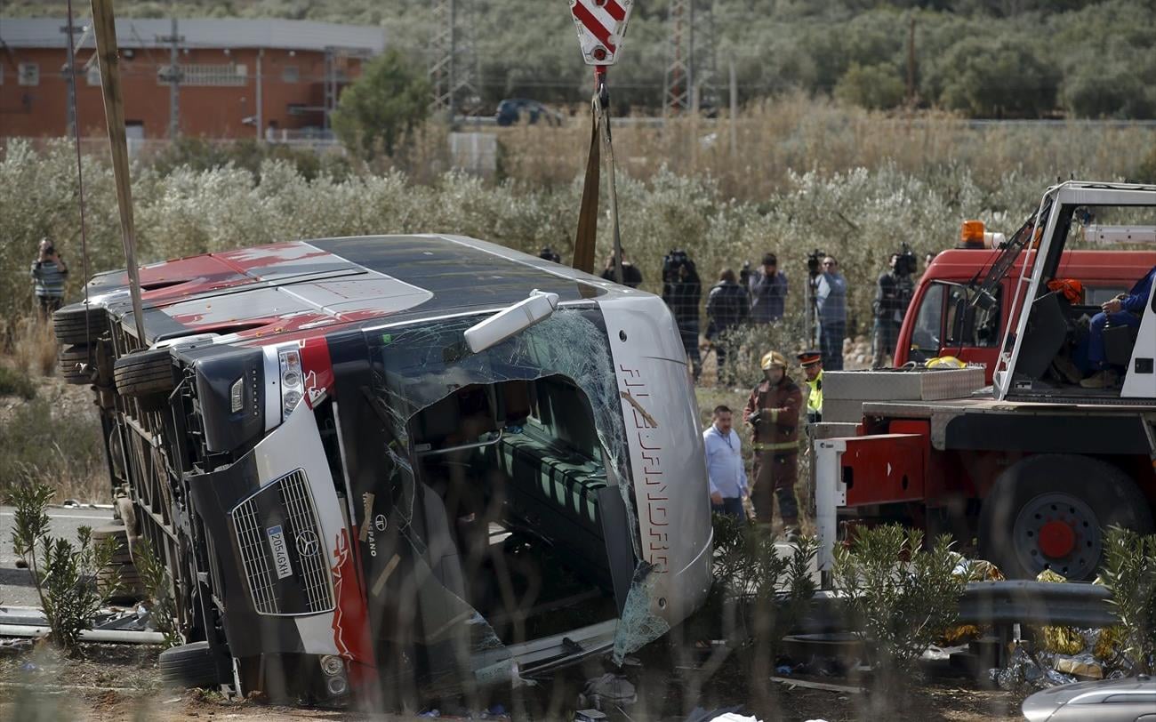 Οκτώ νεκροί, 26 τραυματίες σε τροχαίο με λεωφορείο στην Αττάλεια