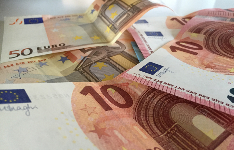 Ποιο σενάριο προκρίνεται για τη νέα αύξηση του κατώτατου μισθού – News.gr