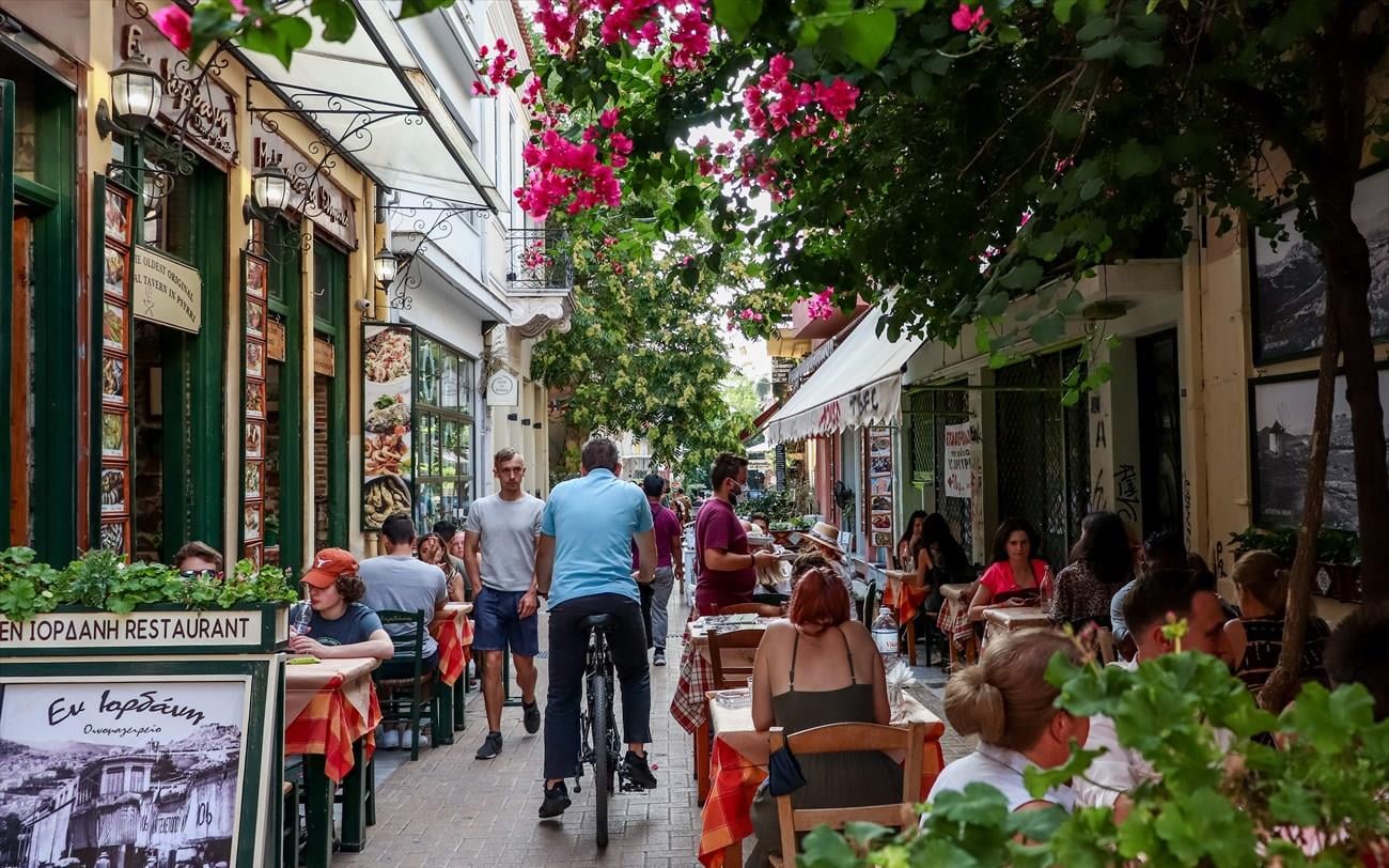 Οι επιχειρήσεις εστίασης να μπουν στον κατάλογο εποχιακής απασχόλησης πολιτών τρίτων χωρών