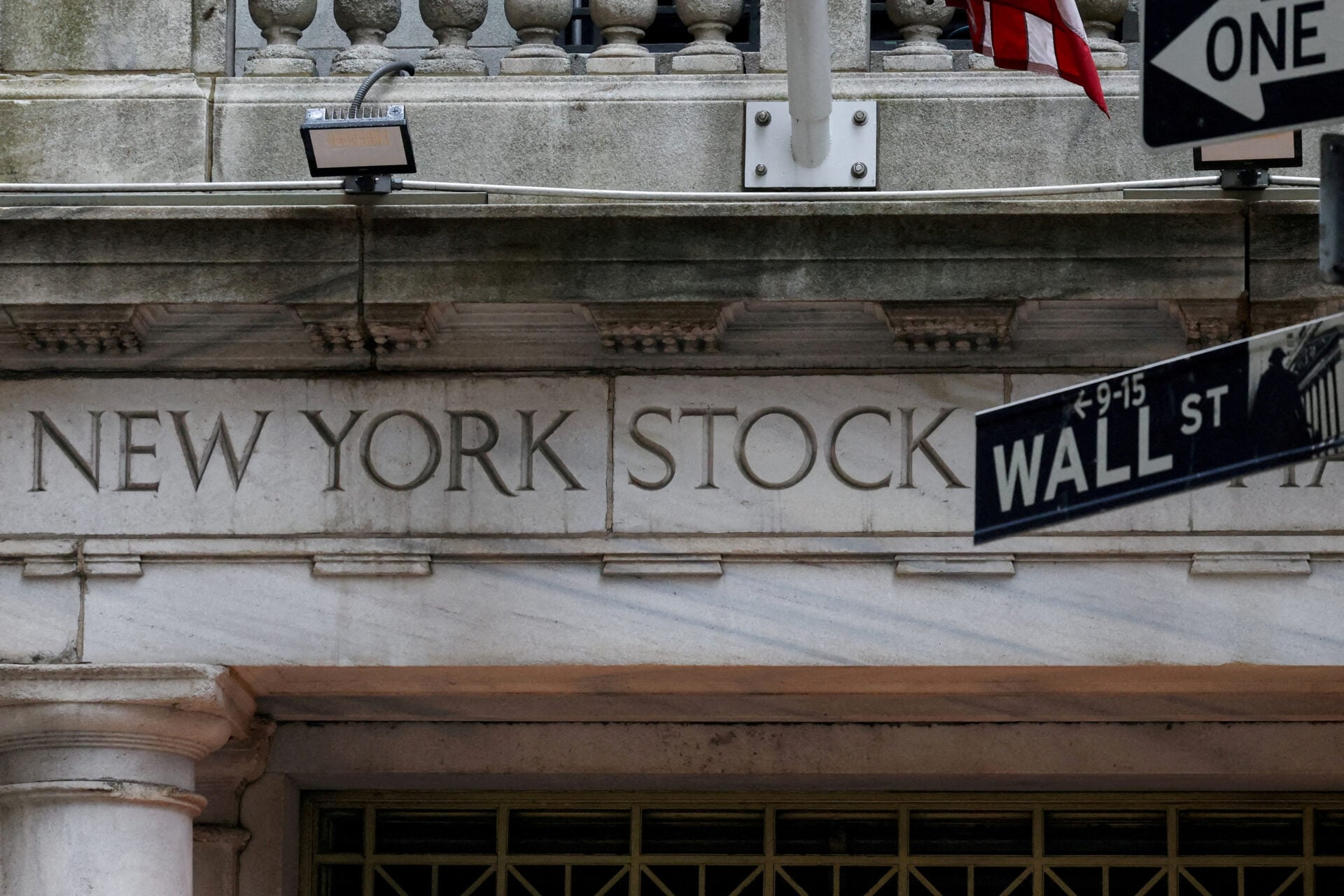 Πτωτικά έκλεισε η συνεδρίαση στη Wall Street