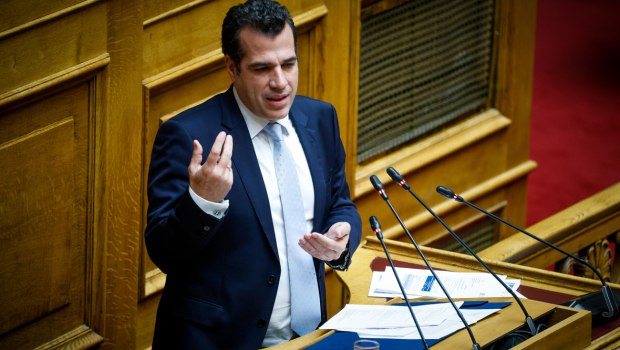 Επιμένει ο Πλεύρης στο δόγμα «φυλακή ή επιστροφή» για όσους εισέρχονται παράνομα στη χώρα