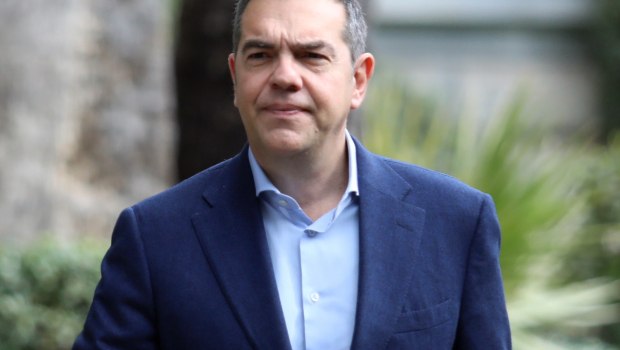 Σκληρή απάντηση Τσίπρα στον Γιάννη Στουρνάρα - «Μια τρίτη θητεία αξίζει κάθε κόπο…»