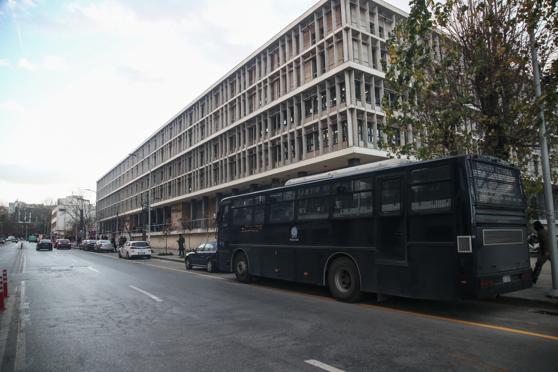 Αναβλήθηκε για τον Μάιο η δίκη των 38 συλληφθέντων μετά την αστυνομική επιχείρηση στο ΑΠΘ