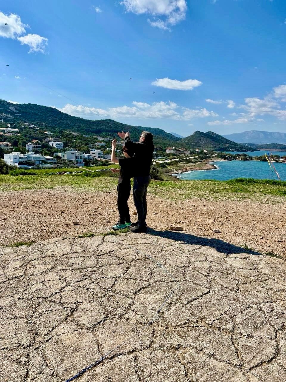 Καθαρά Δεύτερα: Ο Ανδρουλάκης πέταξε χαρταετό με τον 13χρονο γιο του - «Ομάδα που κερδίζει, δεν αλλάζει»