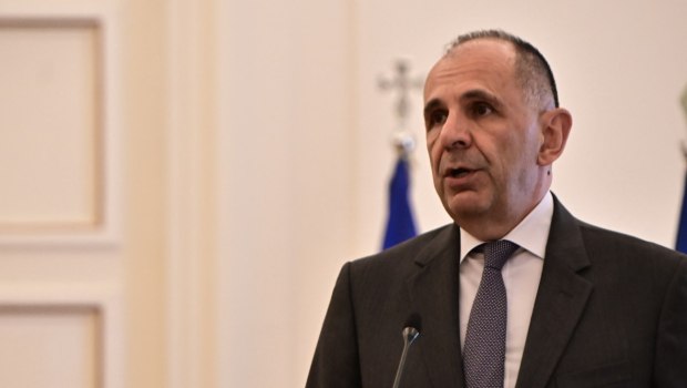 Γεραπετρίτης από ΚΥΣΕΑ: Καλώ τους Έλληνες πολίτες στην περιοχή να παραμένουν σε ασφαλή τόπο και να ακολουθούν τις οδηγίες των πρεσβειών μας