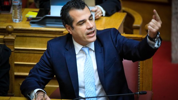 Προκλητικός Πλεύρης για τραγωδία στη Χίο, είπε μόνο «συγχαρητήρια» - Ενημέρωση και εξηγήσεις ζητά η αντιπολίτευση