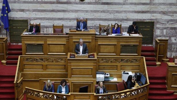 Βουλή: «Όχι» στην άρση ασυλίας Κουτσούμπα για τα οικονομικά του ΚΚΕ - «Ναι» στην άρση του Δημήτρη Μάντζου