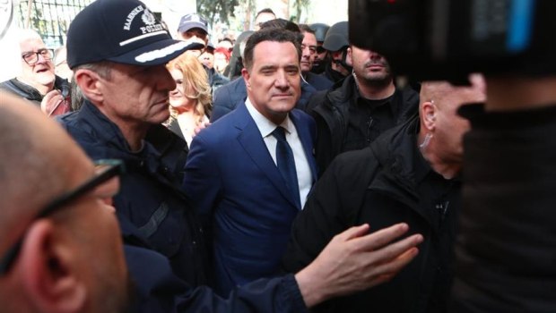 Για τον Γεωργιάδη φταίει πάντα η Αριστερά, οι δημοσκοπήσεις καταγράφουν όμως πως τα χειρότερα τα ζούμε με τη Δεξιά