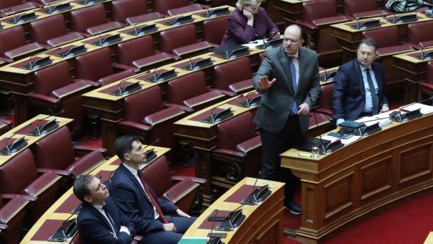 Βουλή: Κρεσέντο Λαζαρίδη κατά ΠΑΣΟΚ - Θυμήθηκε τον Τσοχατζόπουλο για να αποφύγει τις νέες αποκαλύψεις