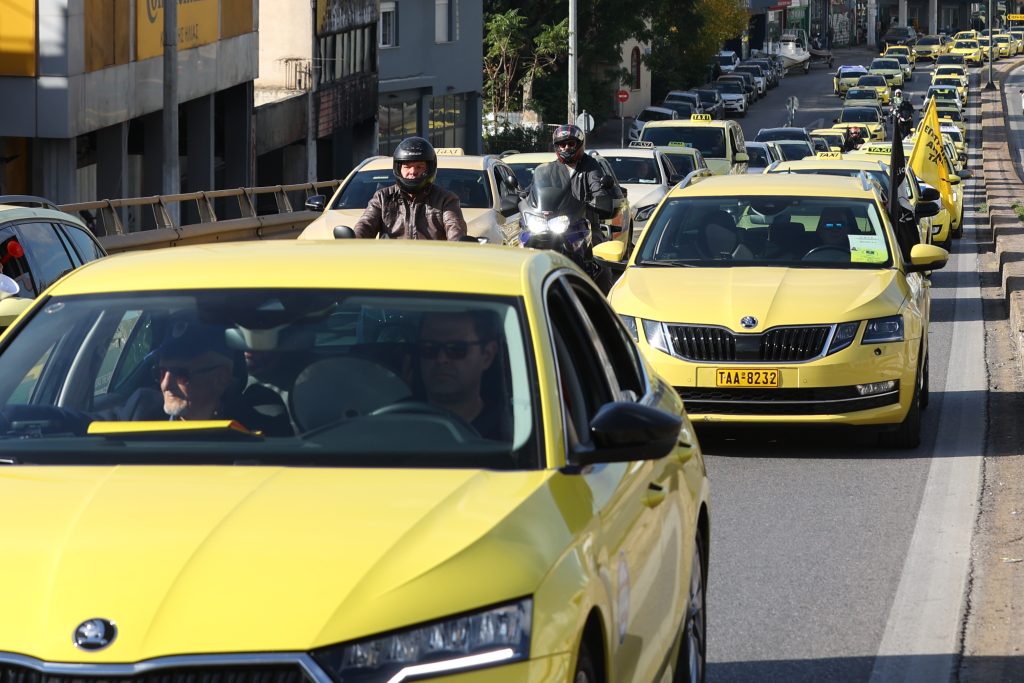 Υπουργείο Μεταφορών: Αυστηρότερα τα πρόστιμα για εισιτηριοδιαφυγή - Οι αλλαγές που έρχονται για τα ταξί