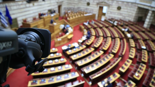 Αντιπολιτευτικά πυρά για ακρίβεια και χρέη - «Δεν θα είναι βόλτα στο δάσος για τον Μητσοτάκη οι εκλογές»