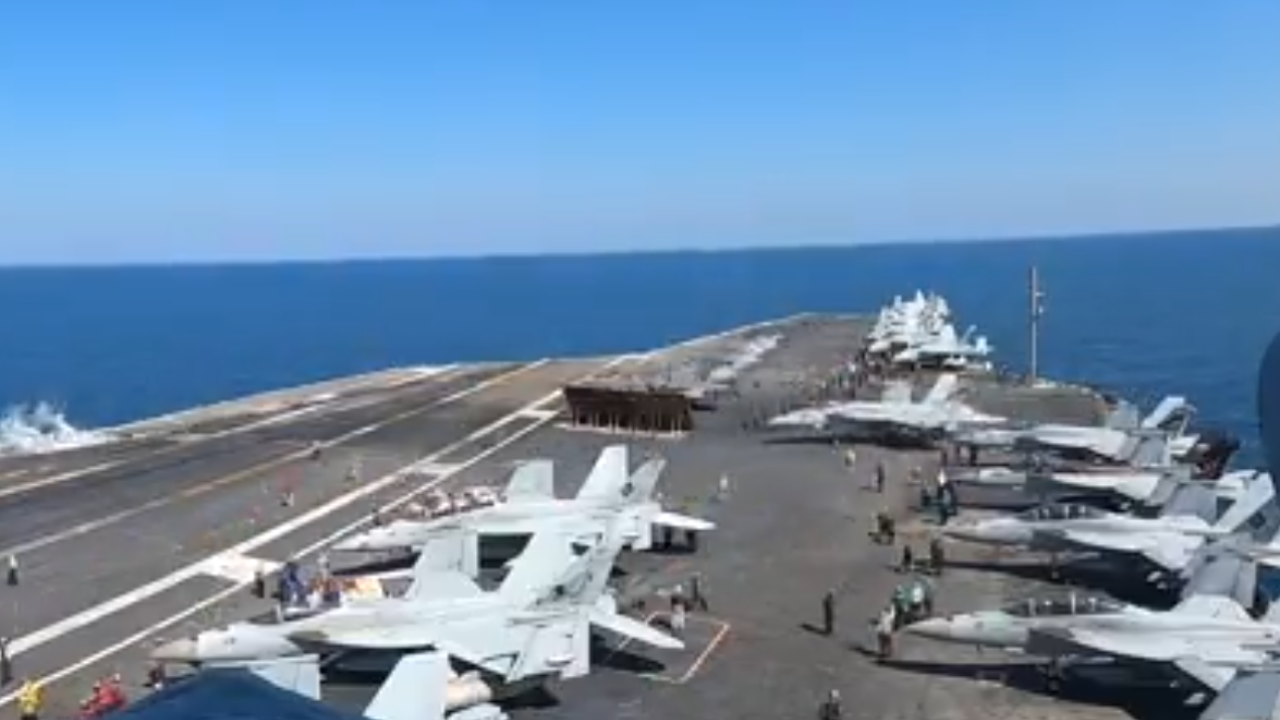 Η καθημερινότητα στο αεροπλανοφόρο Lincoln - Δείτε βίντεο