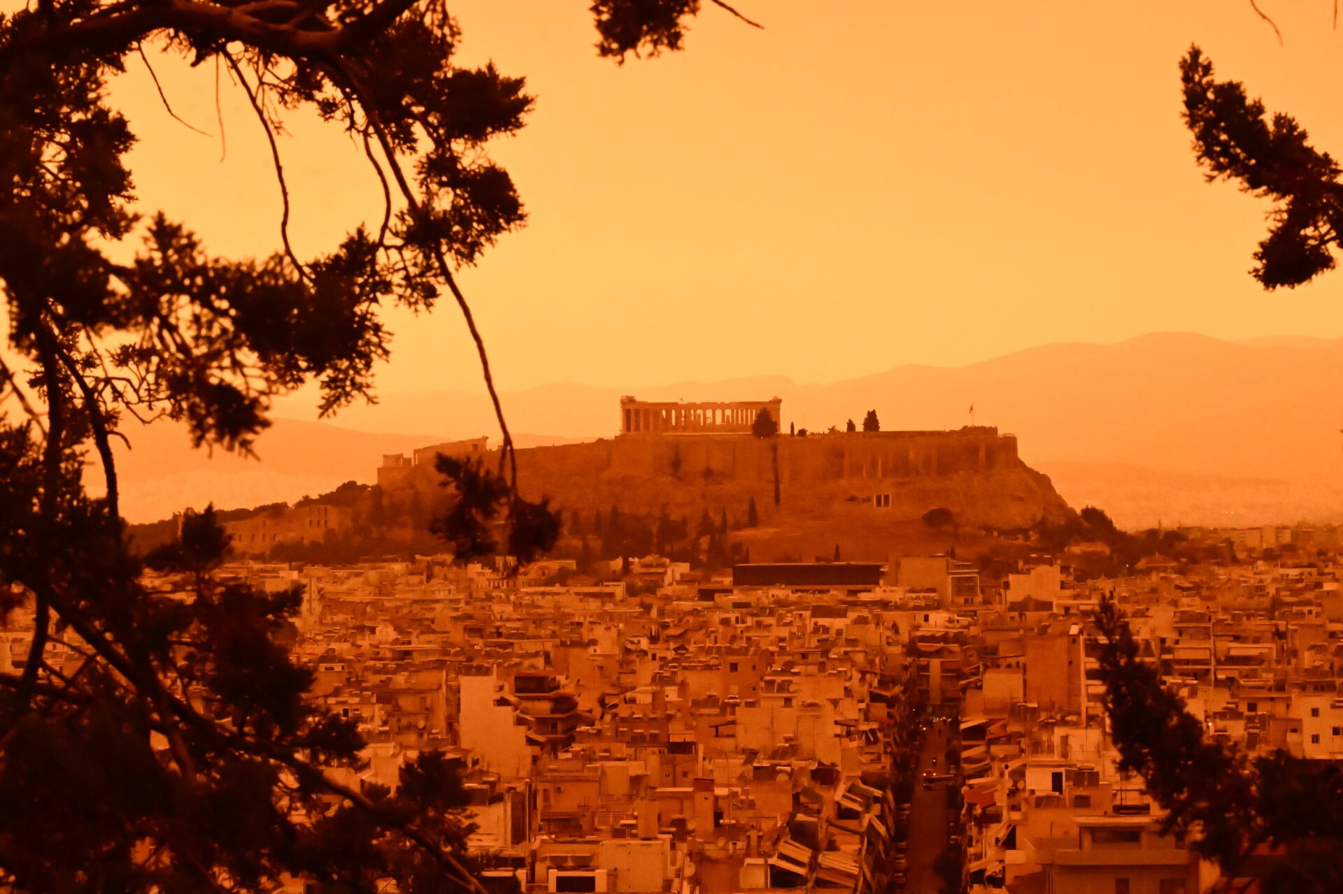 Νέο κύμα κακοκαιρίας τη νύχτα με καταιγίδες