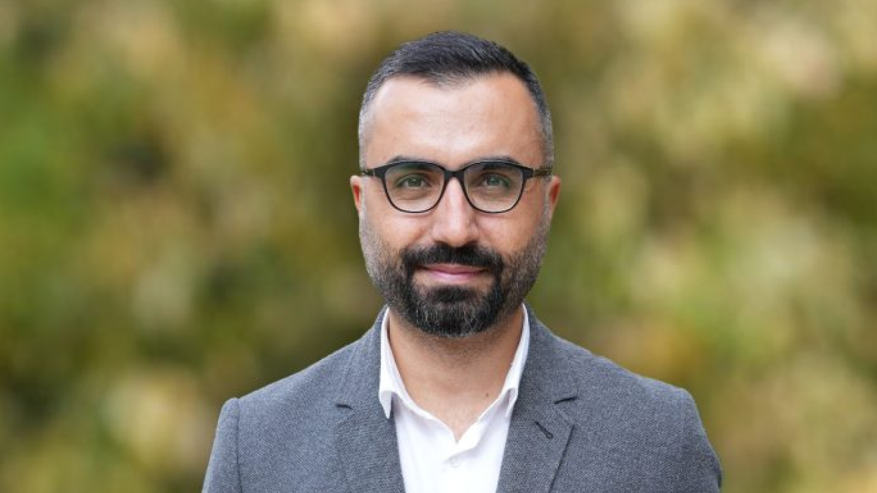 Τούρκος δημοσιογράφος της Deutsche Welle συλλαμβάνεται για «προσβολή σε βάρος του προέδρου» Ερντογάν