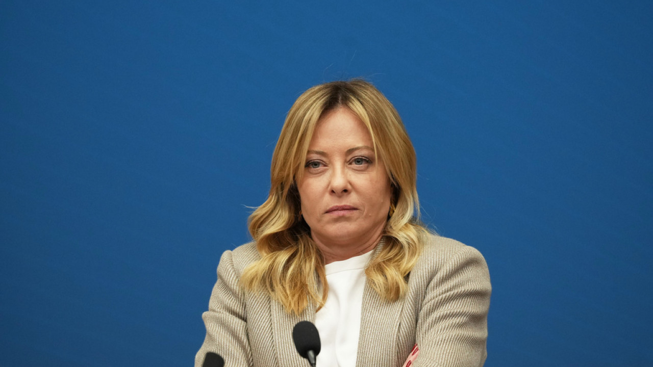 Ιταλία: Άγγελος που μοιάζει στη Μελόνι «εμφανίσθηκε» σε τοιχογραφία εκκλησίας