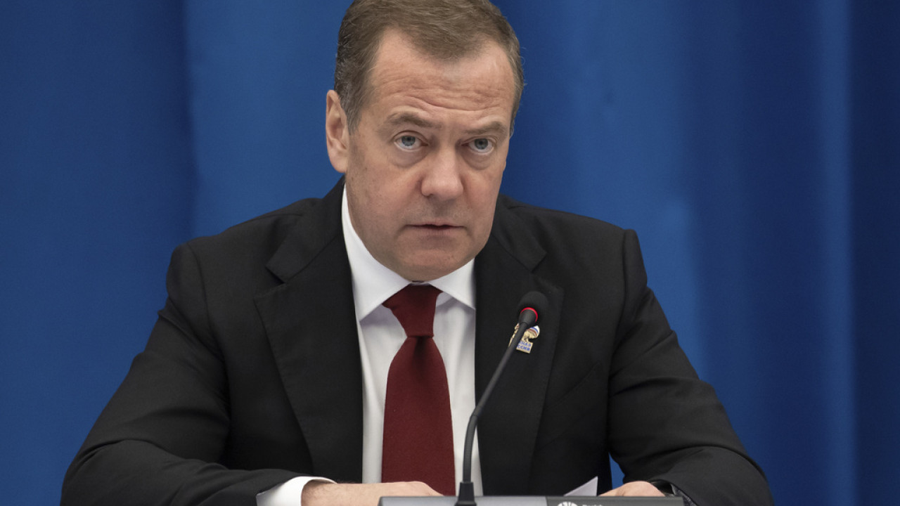 Μεντβέντεφ: «Συμμορία παραφρόνων» η ηγεσία της Ευρωπαϊκής Ένωσης