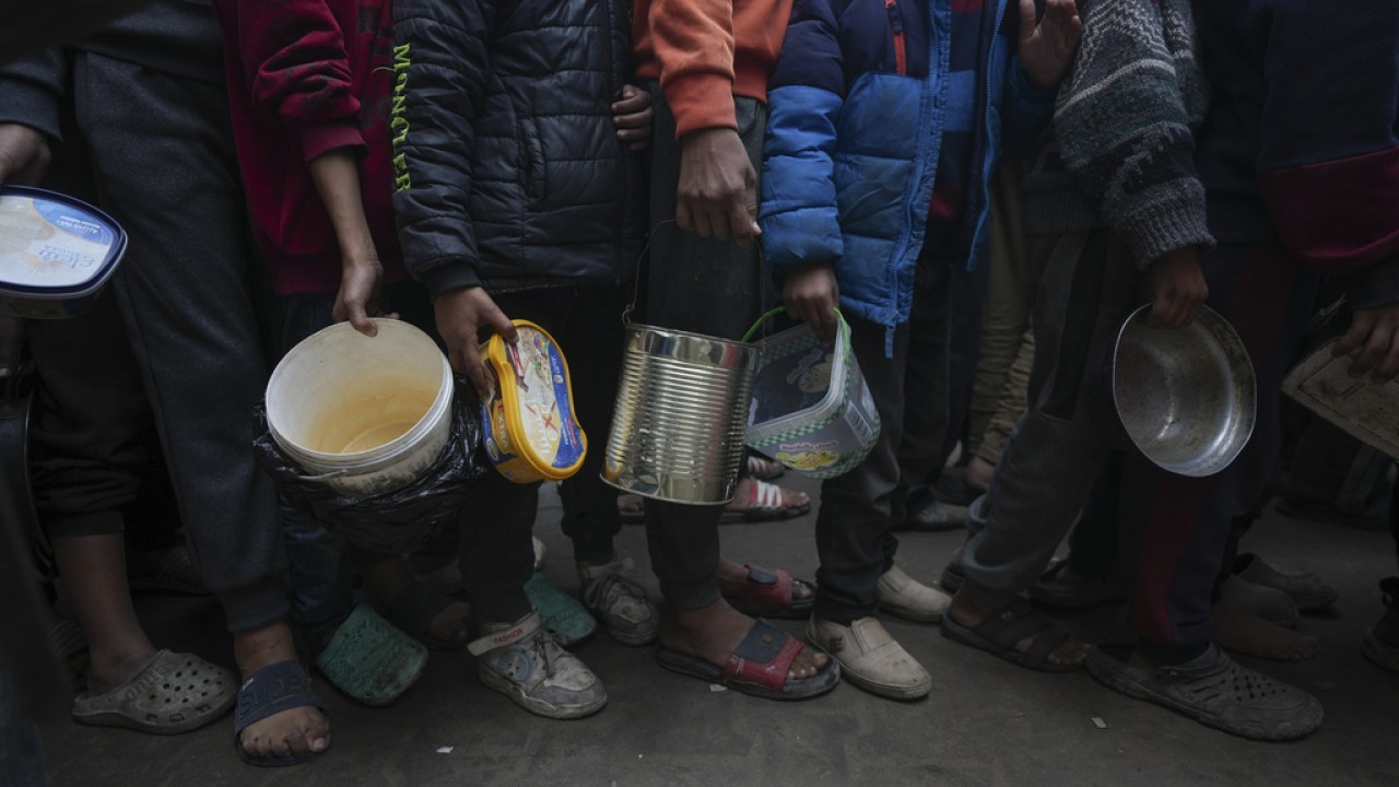 Κλητεύσεις κατά δύο Γαλλοϊσραηλινών ακτιβιστριών που παρεμπόδιζαν τη βοήθεια προς στη Γάζα