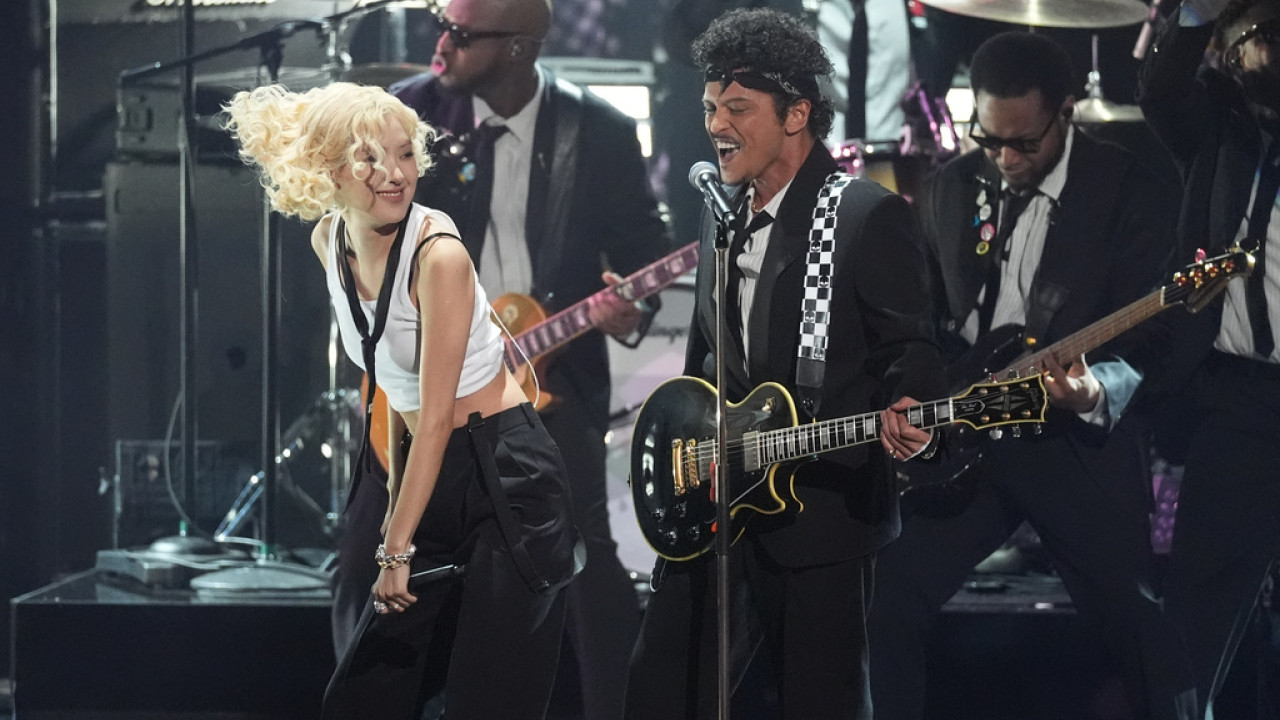 Το «APT» είναι το τραγούδι με τις περισσότερες πωλήσεις το 2025