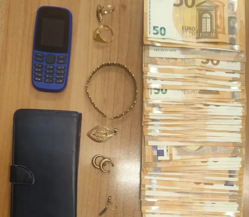 Χειροπέδες σε «εισπράκτορα» συμμορίας απατεώνων