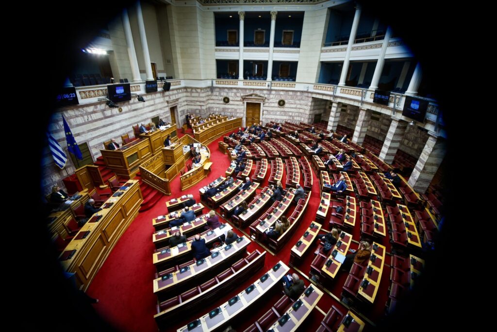 Με 158 «Ναι» πέρασε το νομοσχέδιο για τις Συλλογικές Συμβάσεις Εργασίας