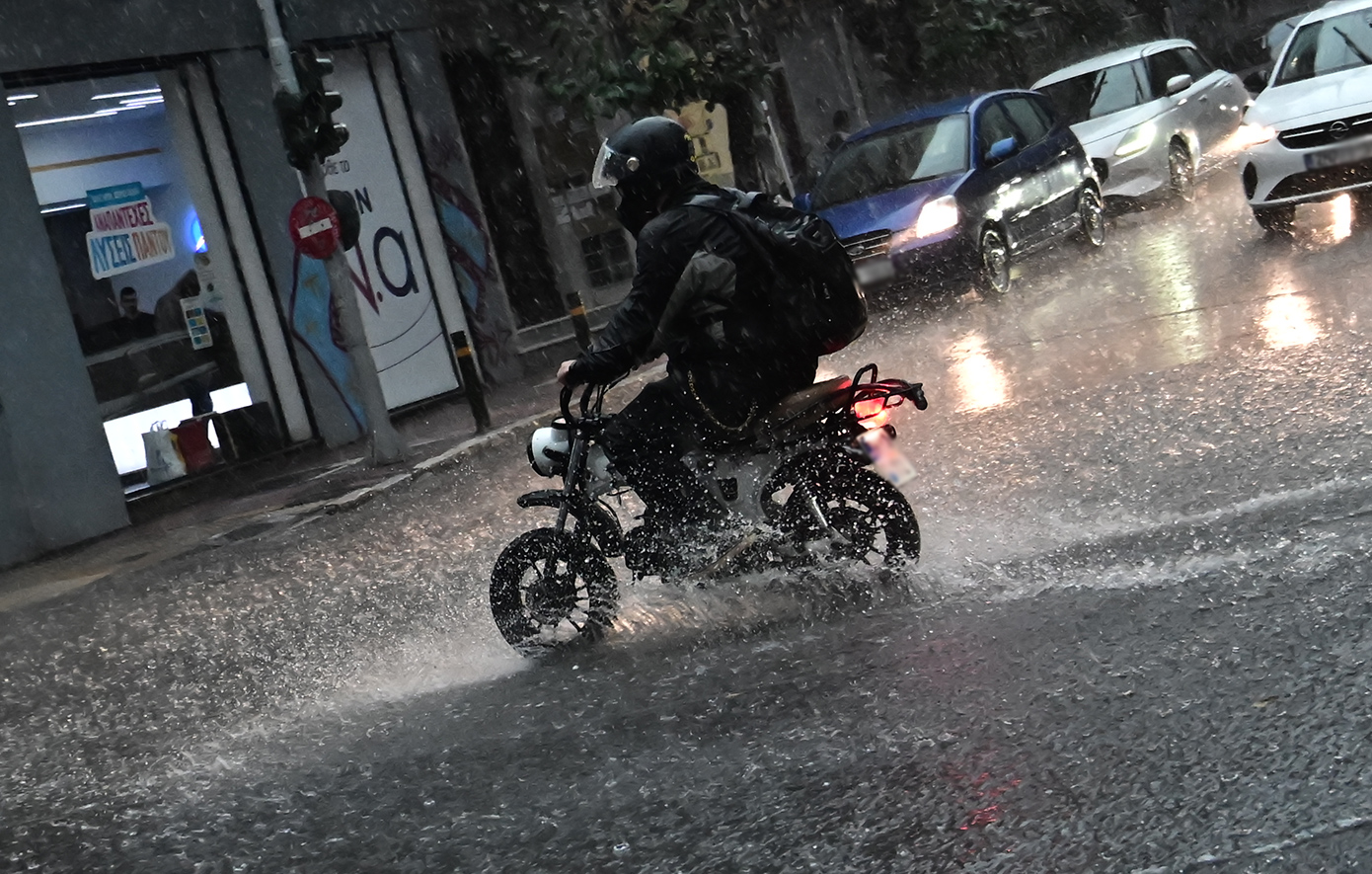 Ισχυρές βροχές, καταιγίδες και πολύ ενισχυμένοι άνεμοι – Δείτε τις περιοχές που θα χτυπηθούν – News.gr