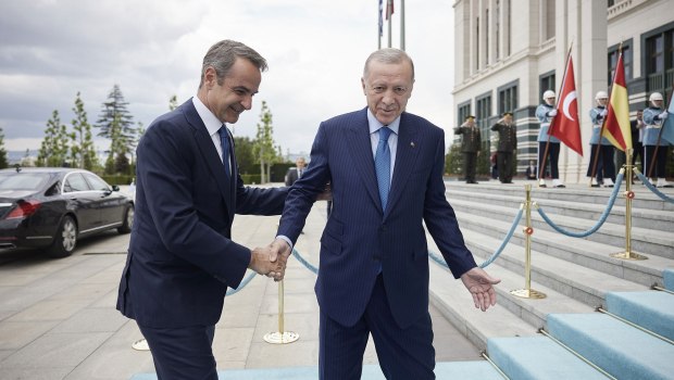Κάτι είπε στον Ερντογάν για casus belli μήπως και ξεχάσει ο λαός ότι η κυβέρνηση όλο πιάνεται με το δάχτυλο στο μέλι