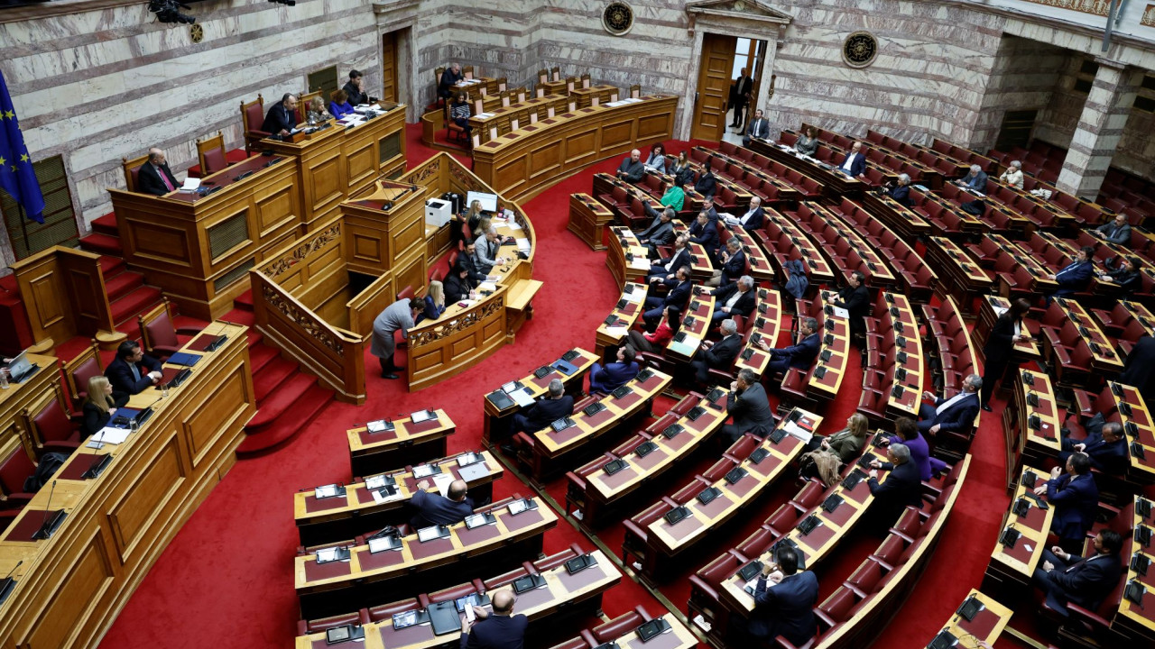 Από την άνοιξη ανοίγει το πολιτικό παιχνίδι για «μικρούς» και «μεγάλους»