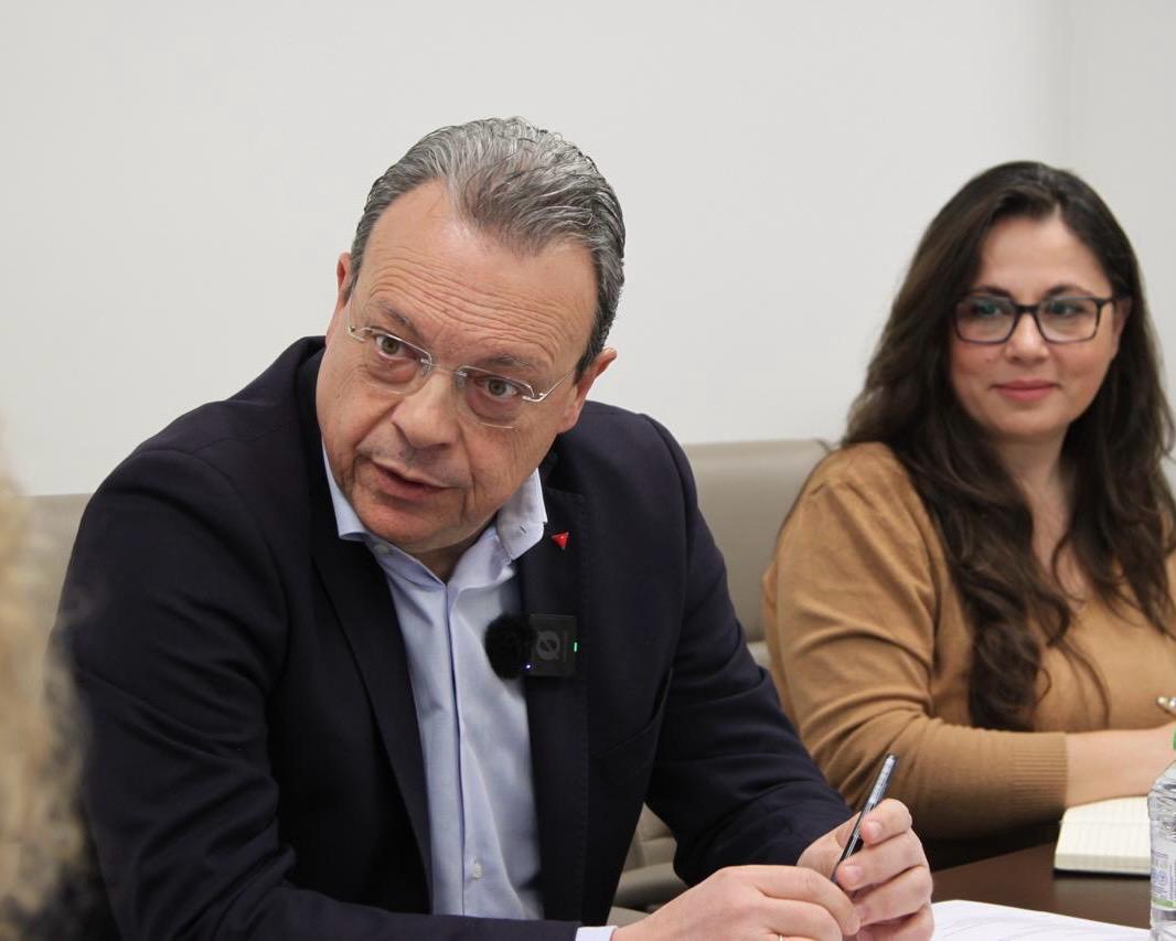 Ο κ. Μητσοτάκης δεν εξασφαλίζει ούτε τη διαφάνεια, ούτε τον υγιή ανταγωνισμό