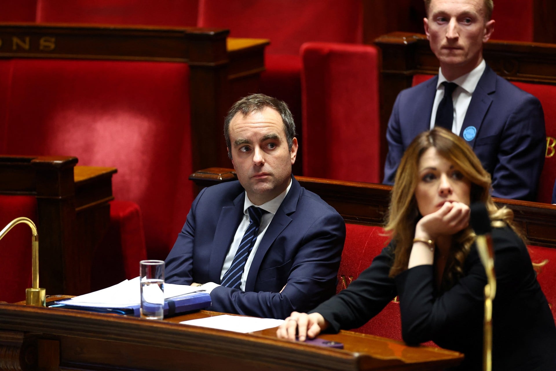 «Όχι» στην πρώτη από τις δύο προτάσεις μομφής κατά της κυβέρνησης Λεκορνί με φόντο τον ενεργειακό νόμο