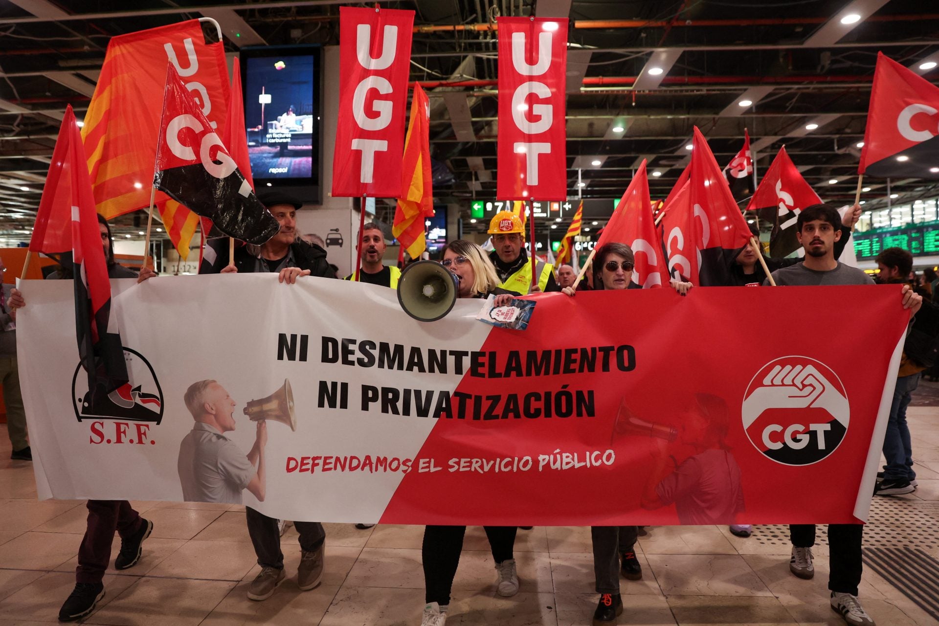 Αναστολή της απεργίας των σιδηροδρομικών υπαλλήλων, κατέληξαν σε συμφωνία με την κυβέρνηση