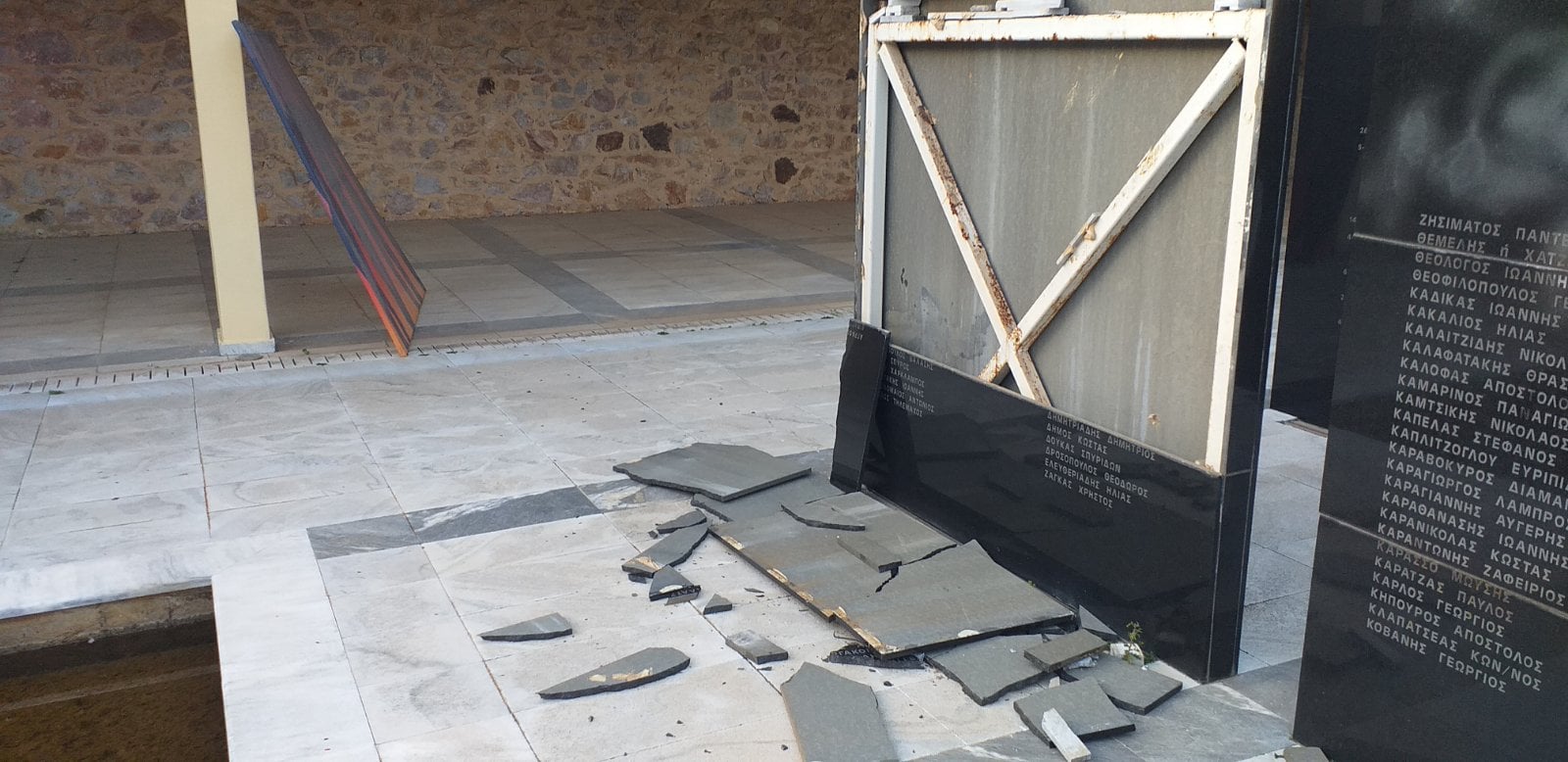 Βανδάλισαν το μνημείο των εκτελεσθέντων λίγες ώρες μετά τη δημοσιοποίηση των ντοκουμέντων