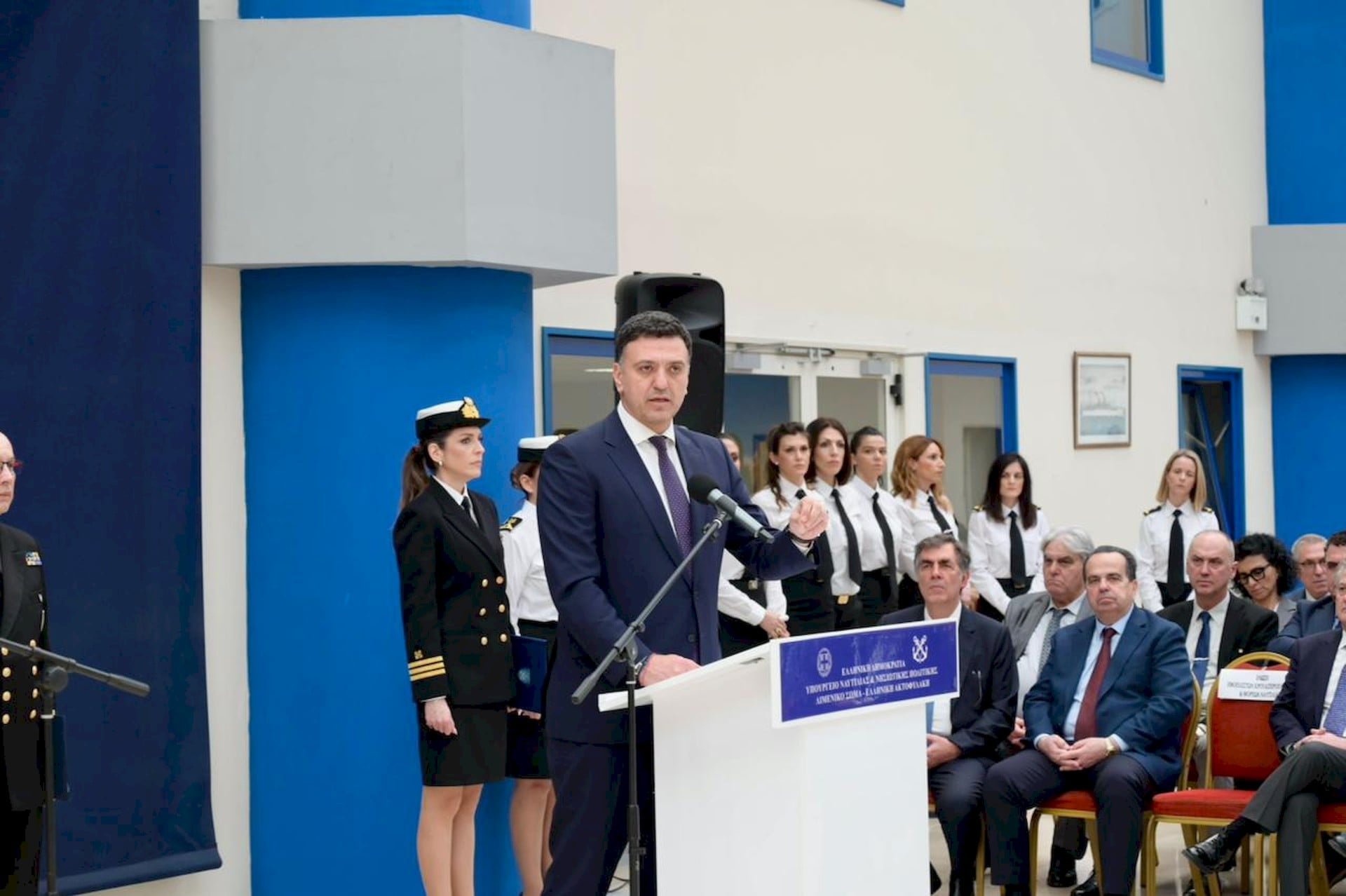 «Είμαστε όλοι μαζί στην προσπάθεια, στη μάχη, στη χαρά, στη στεναχώρια»