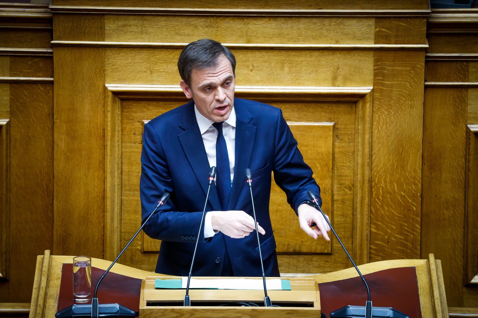 Συγκαλύψατε τους υπουργούς σας και μας κάνετε μαθήματα διαφάνειας κι εντιμότητας