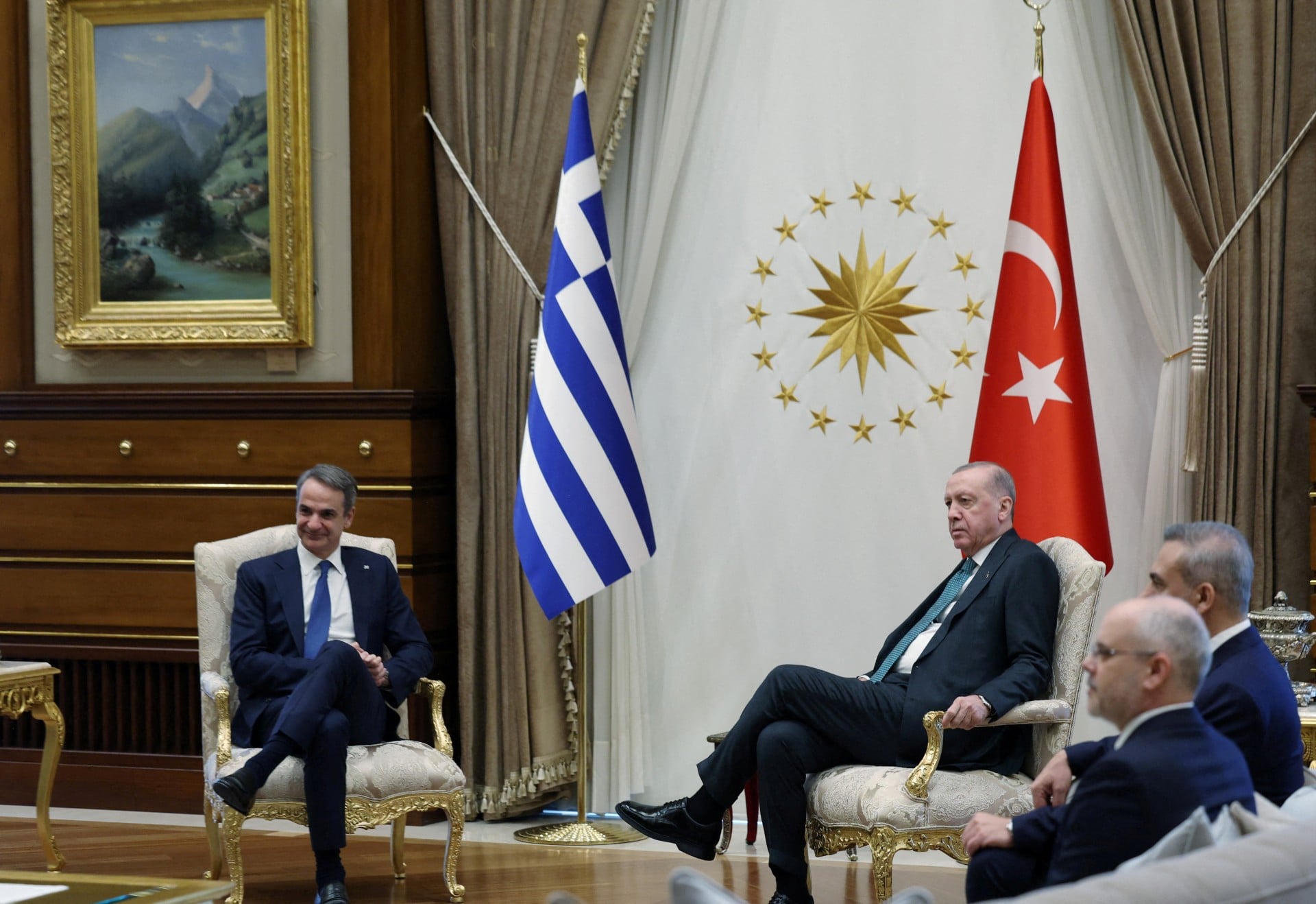 Καιρός να αρθεί κάθε απειλή στις μεταξύ μας σχέσεις