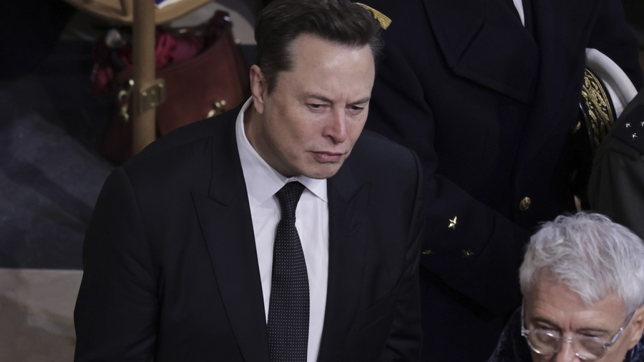Γαλλία: Κόντρα του ιδιοκτήτη του Χ, Ίλον Μασκ, με τις γαλλικές αρχές